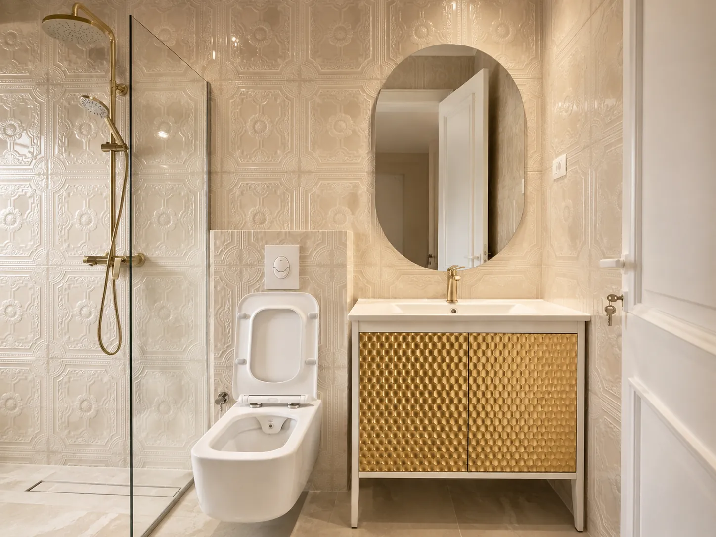Cream and gold bathroom